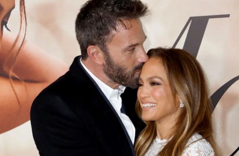 Jennifer Lopez tutto sull'anello di fidanzamento verde