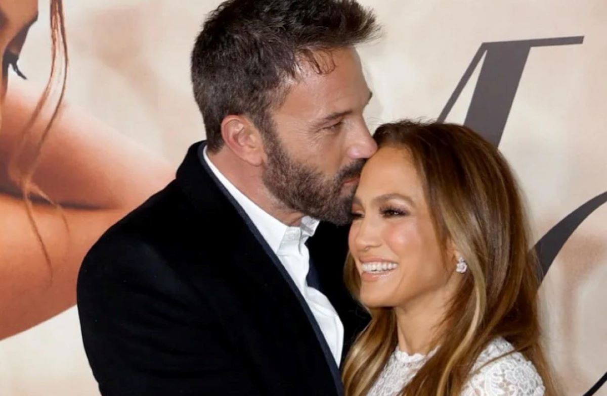 Jennifer Lopez tutto sull'anello di fidanzamento verde