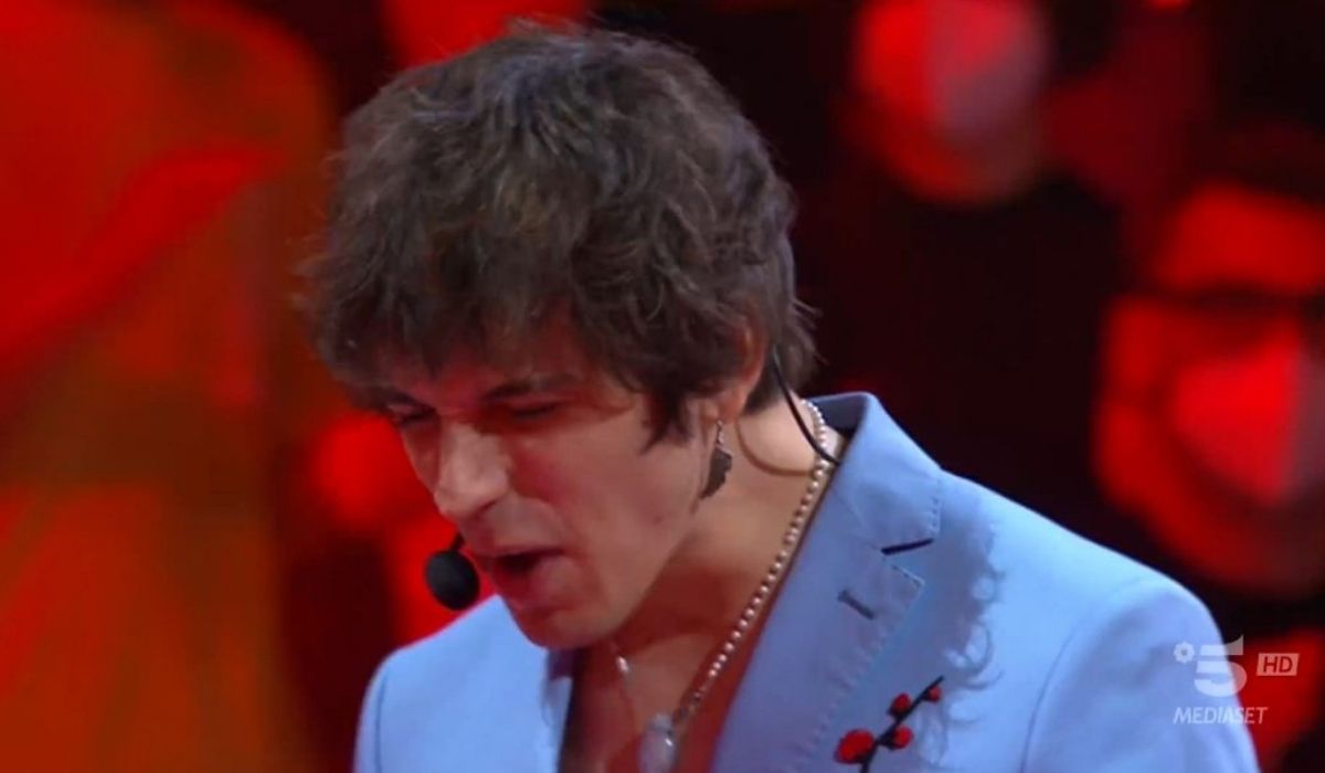 Amici serale Alex malore