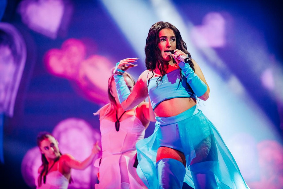 that's rich testo significato