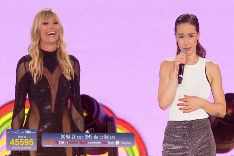 LOVEMI Aurora Ramazzotti insultata