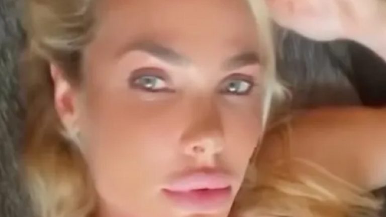 Il nuovo look di Ilary Blasi