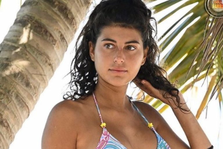 Marialaura De Vitis donne ciclo Isola dei Famosi