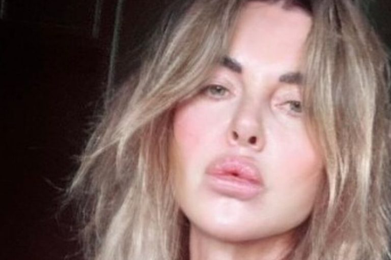 Alba Parietti costume Sgarbi