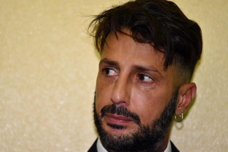 Corona foto amante Totti