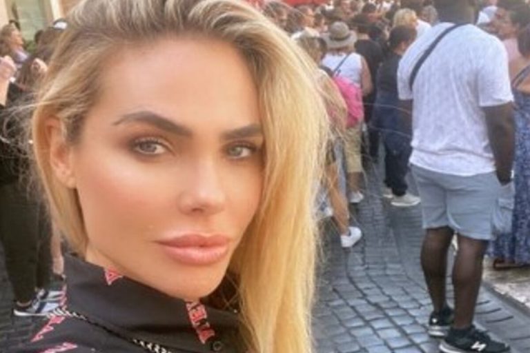 Ilary Blasi centro Roma