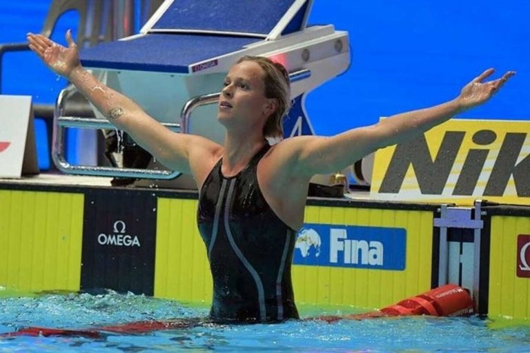 Federica Pellegrini senza nuoto corpo