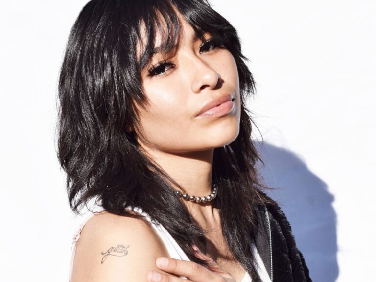 Il wolf cut è il taglio del momento