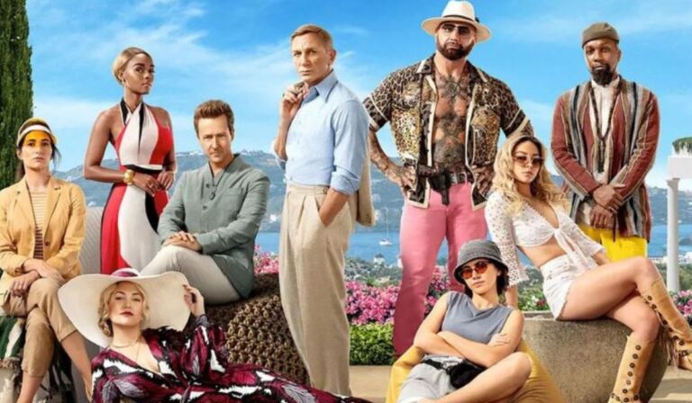 I look di "Glass Onion -Knives Out"