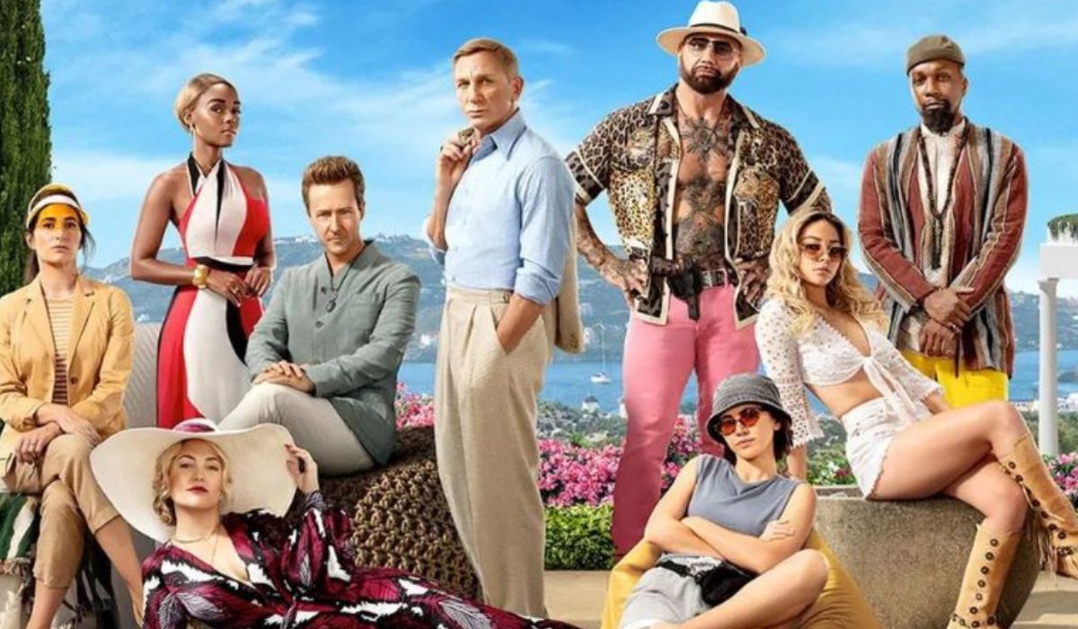 I look di "Glass Onion -Knives Out"