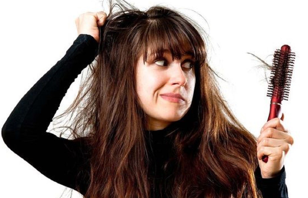 capelli che cadono