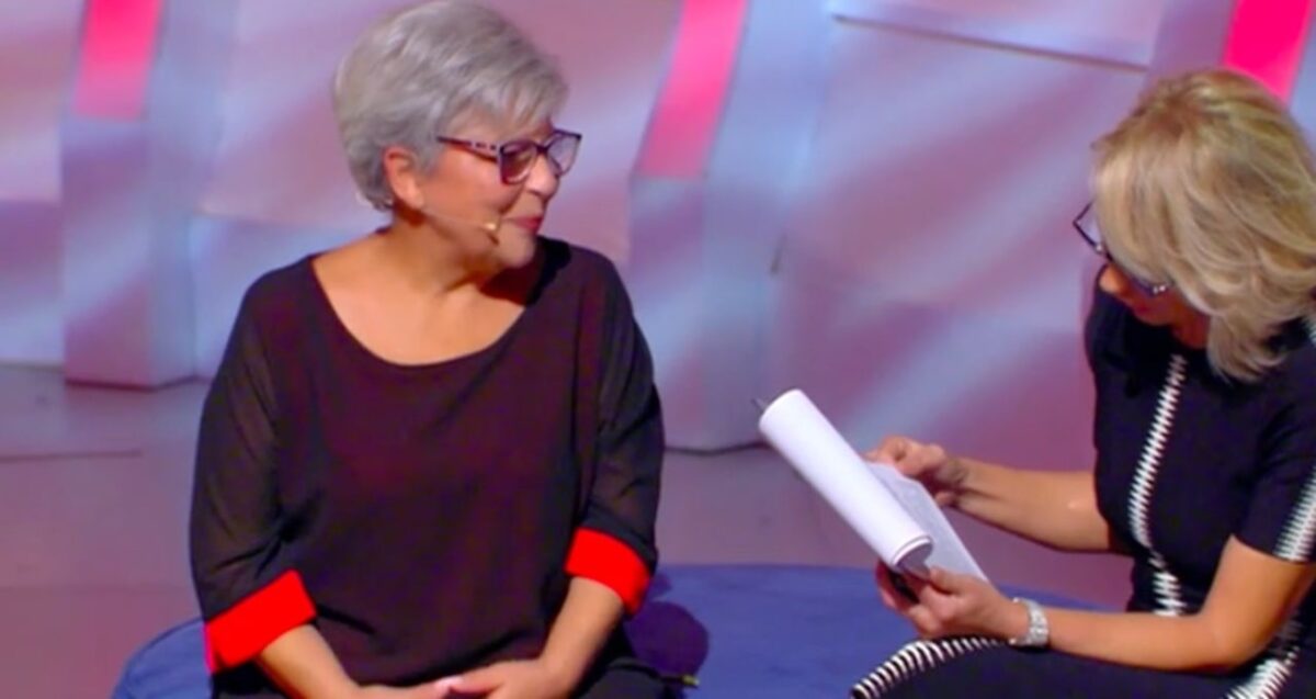 C'è posta per te: Maria De Filipppi si commuove per la storia di Enza | DonneMagazine.it