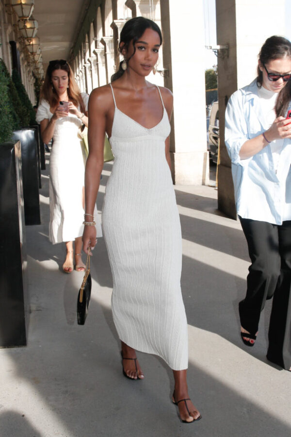 vestiti e infradito abbinamenti estate 2023