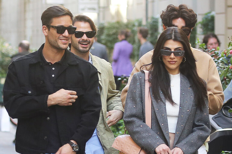 Trend moda 2023: le scarpe sono trasparenti come quelle di Giulia Salemi