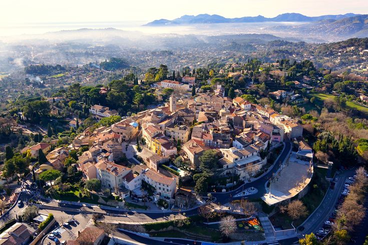 mougins
