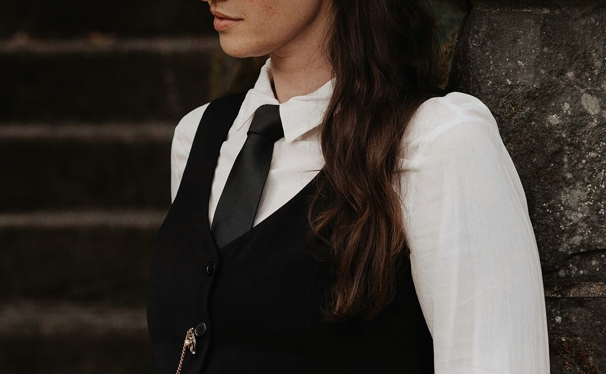 Moda Autunno Inverno 2023: l'accessorio must have è la cravatta nera