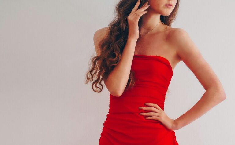 San Valentino 2024, come vestirsi a cena? Outfit e idee