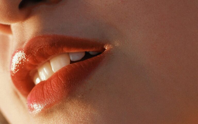 Labbra voluminose senza ritocchi: ecco come fare