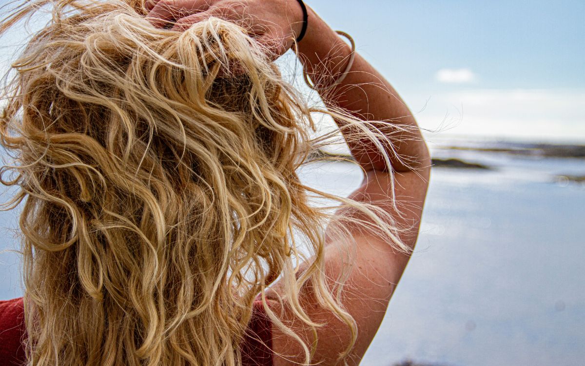 Trucchi e consigli per un'acconciatura perfetta e duratura