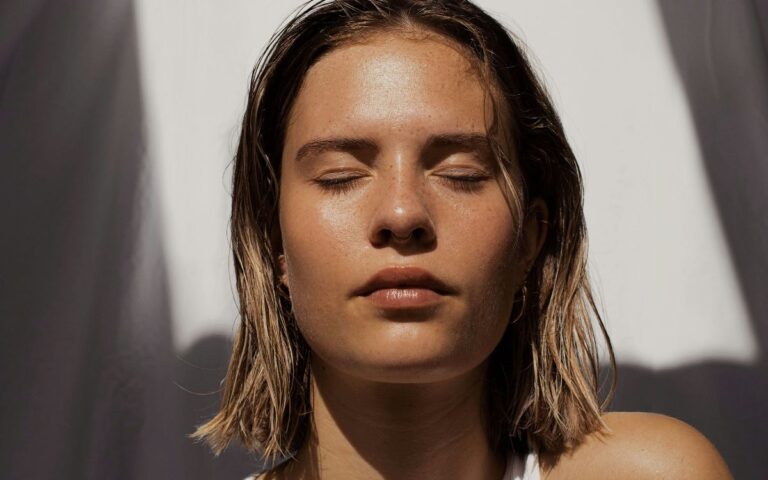 Come valorizzare l'abbronzatura con il make up