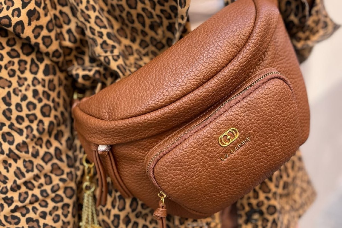 Il marsupio come borsa tra modelli e look diversi