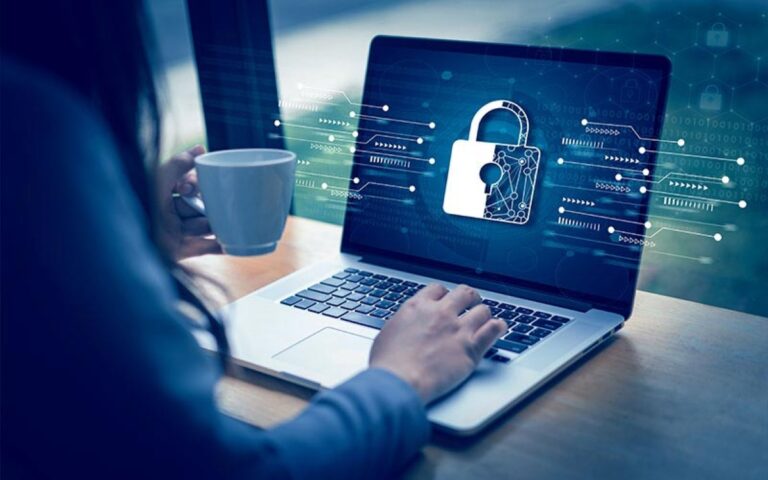 Come bilanciare identità digitale e presenza sul web senza ansia