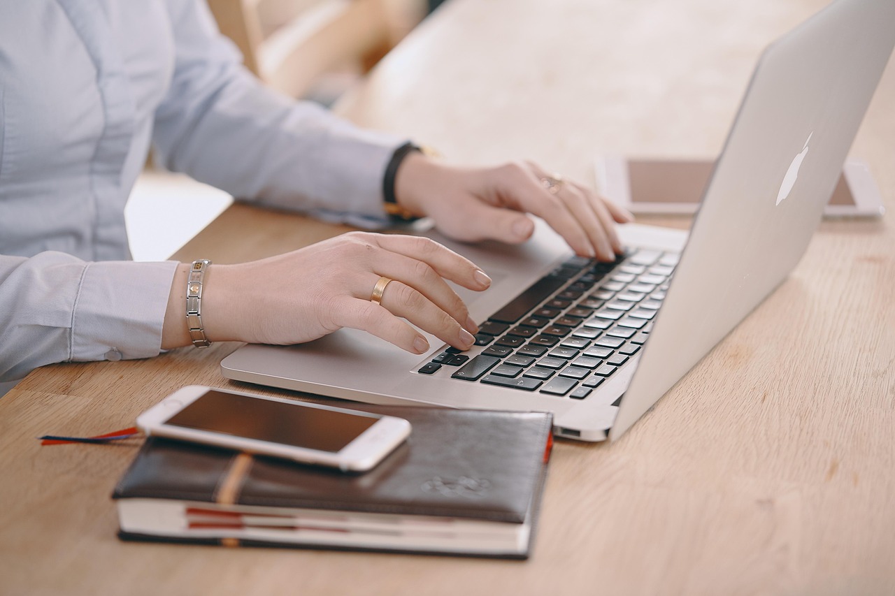 Noleggio auto online: una soluzione smart che piace alle donne dinamiche