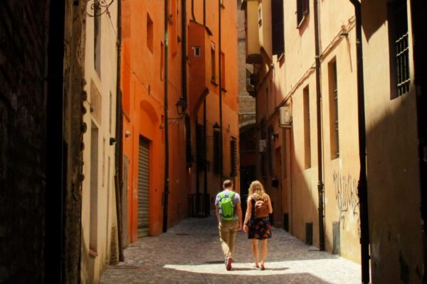 Cosa vedere a Bologna in un giorno a piedi e dove dormire in Hotel