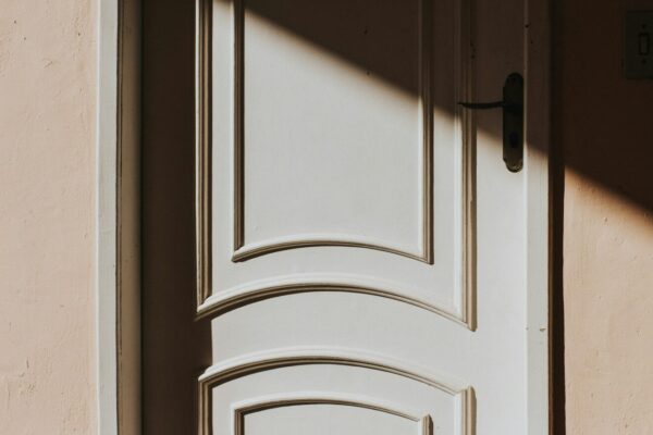Rinnovare gli interni: lo stile parte dalle porte