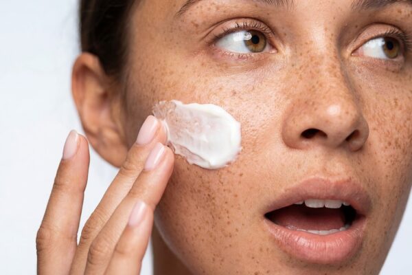 Prodotti antiossidanti viso: benefici e applicazioni. Quali scegliere e perché?