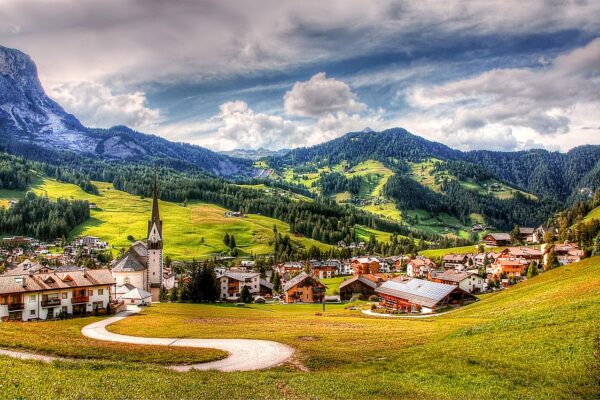 La Villa in Alta Badia: escursioni, sapori e benessere tra le Dolomiti