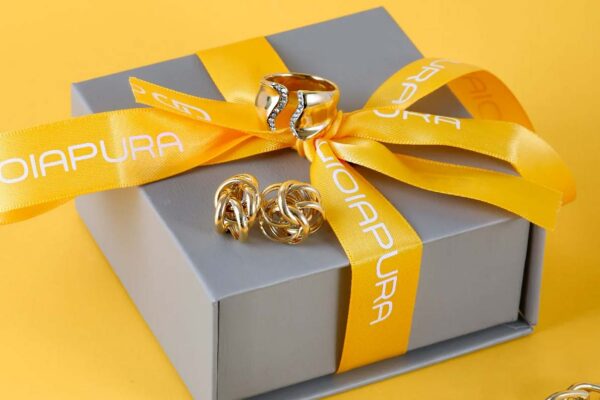 Self care e self gifting: perché comprarsi un gioiello è diventato un atto di cura personale