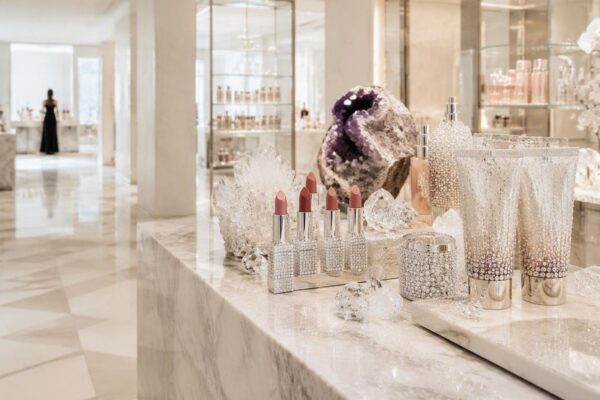 Bedazzling: la tendenza che sta rivoluzionando il mondo del beauty