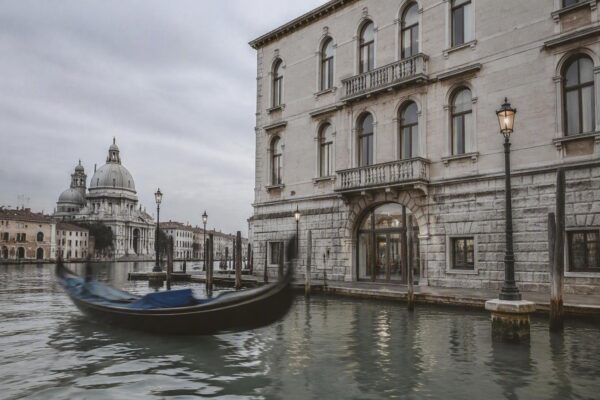Venezia celebra Pierre Cardin: la casa-museo che racconta un secolo di moda