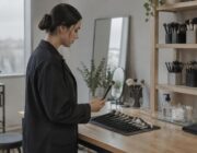 Come scegliere i pennelli di make-up: tipologie, setole e pulizia