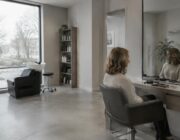 Frangia over 50: guida pratica a taglio e colore