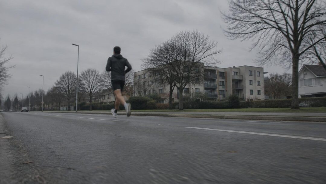 La sfida cardio di 30 giorni di Makari Espe: effetti su corpo e mente
