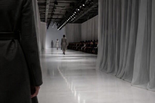 Look grigio di Nicole Kidman e Faith Urban alla Chanel Spring/Summer 2027