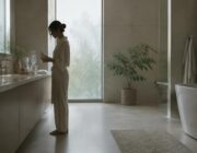 Pelle sana passo dopo passo: dalla detersione alla correzione cosmetica