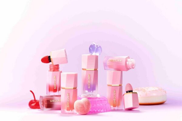 SHEGLAM conquista l’Italia: il make-up che non chiede una mano esperta