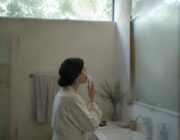 Sound beauty nella skincare: guida a vibrazioni e suono