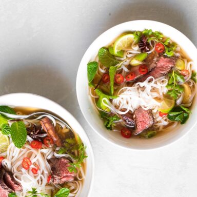 recept voor pho van biefstuk met rijstnoedels sante