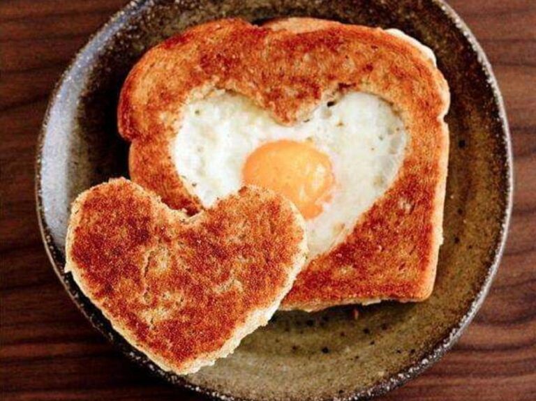 tostada de huevo y queso a la parilla