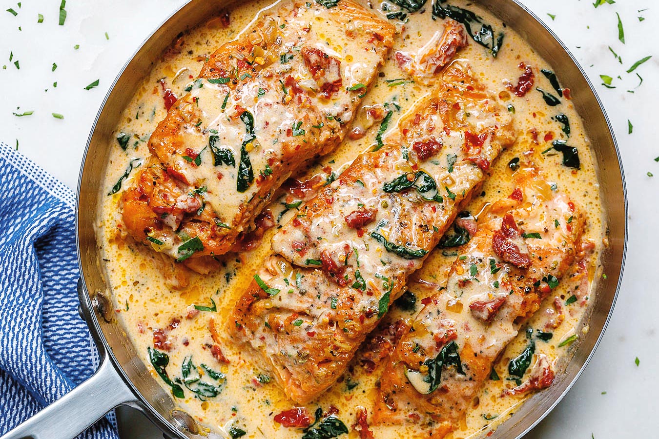 salmón, patatas y puerros