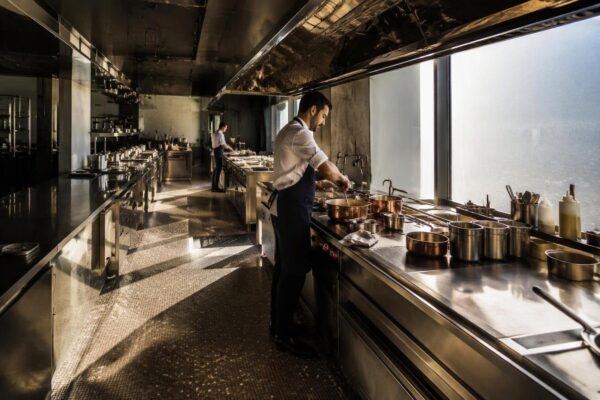Cómo la guía Michelin premia a los mejores restaurantes, según Armengol