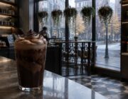 Descubre la nueva bebida Black Cat de Starbucks para octubre