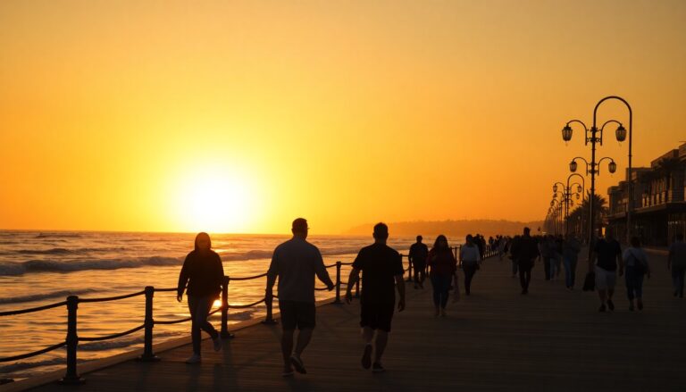 Cielo dorado en Playas de Tijuana y clima fresco que invitó al paseo