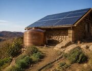 Conagua y Gobierno de Michoacán instalan sistema solar para agua potable en comunidad indígena
