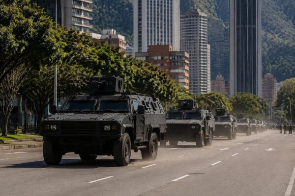 Ataques con explosivos marcan el primer día de De la Espriella como presidente