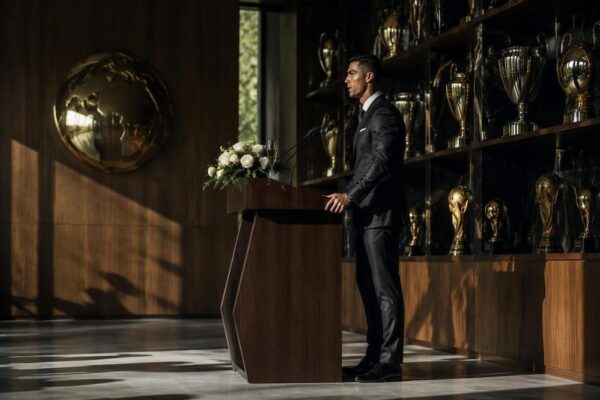 Cristiano Ronaldo anuncia su retiro del fútbol y celebra su matrimonio con Georgina Rodríguez